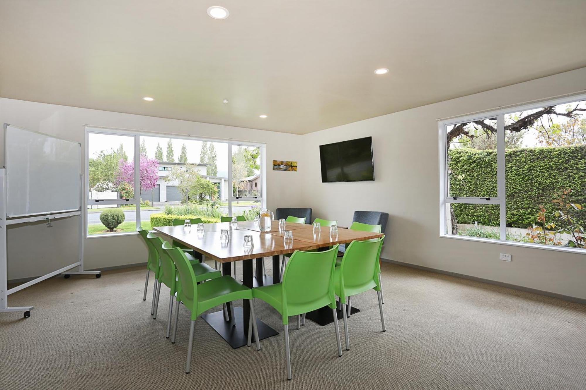 Shakespeare House Bed & Breakfast Te Anau Exterior photo