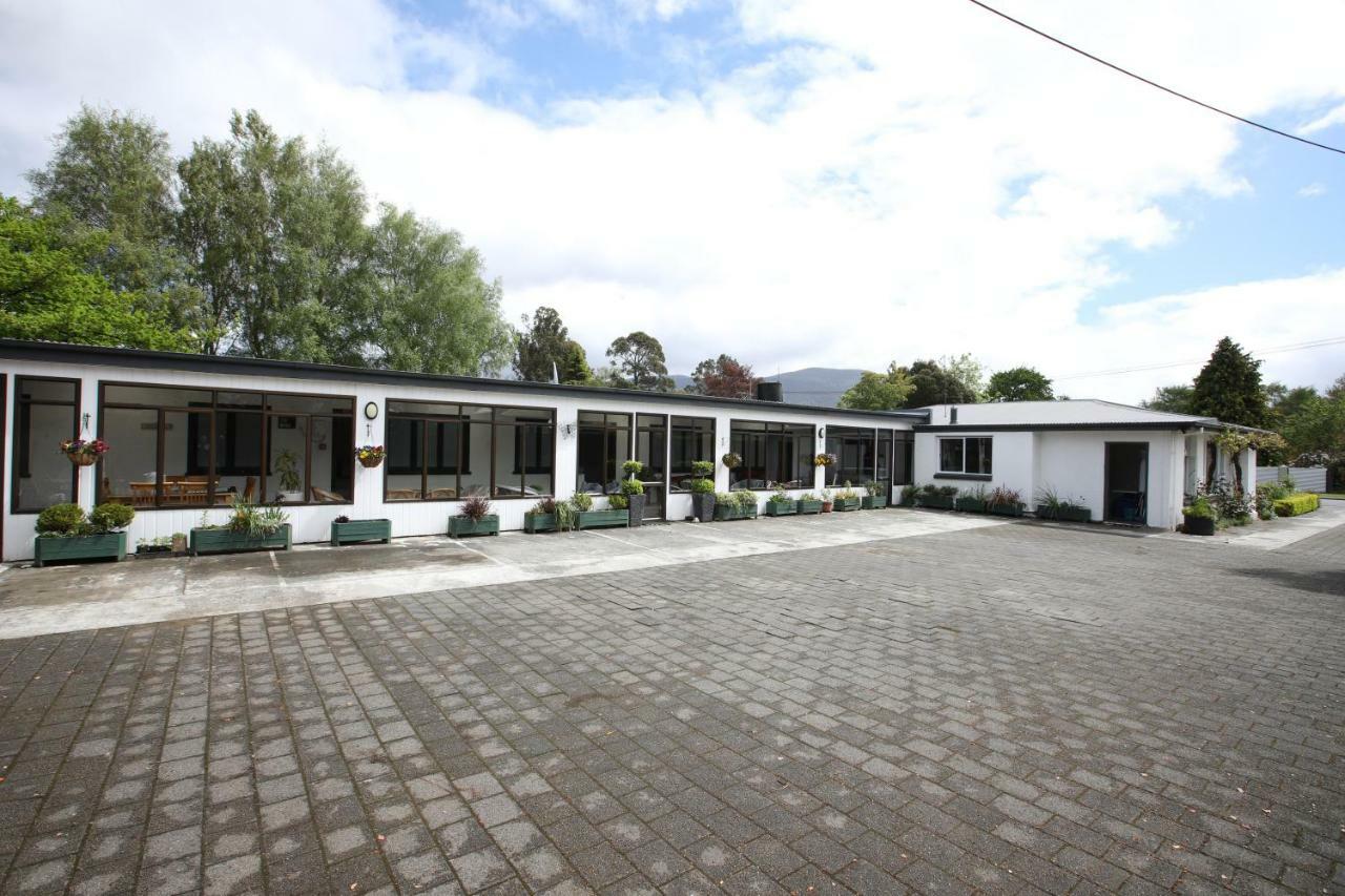 Shakespeare House Bed & Breakfast Te Anau Exterior photo