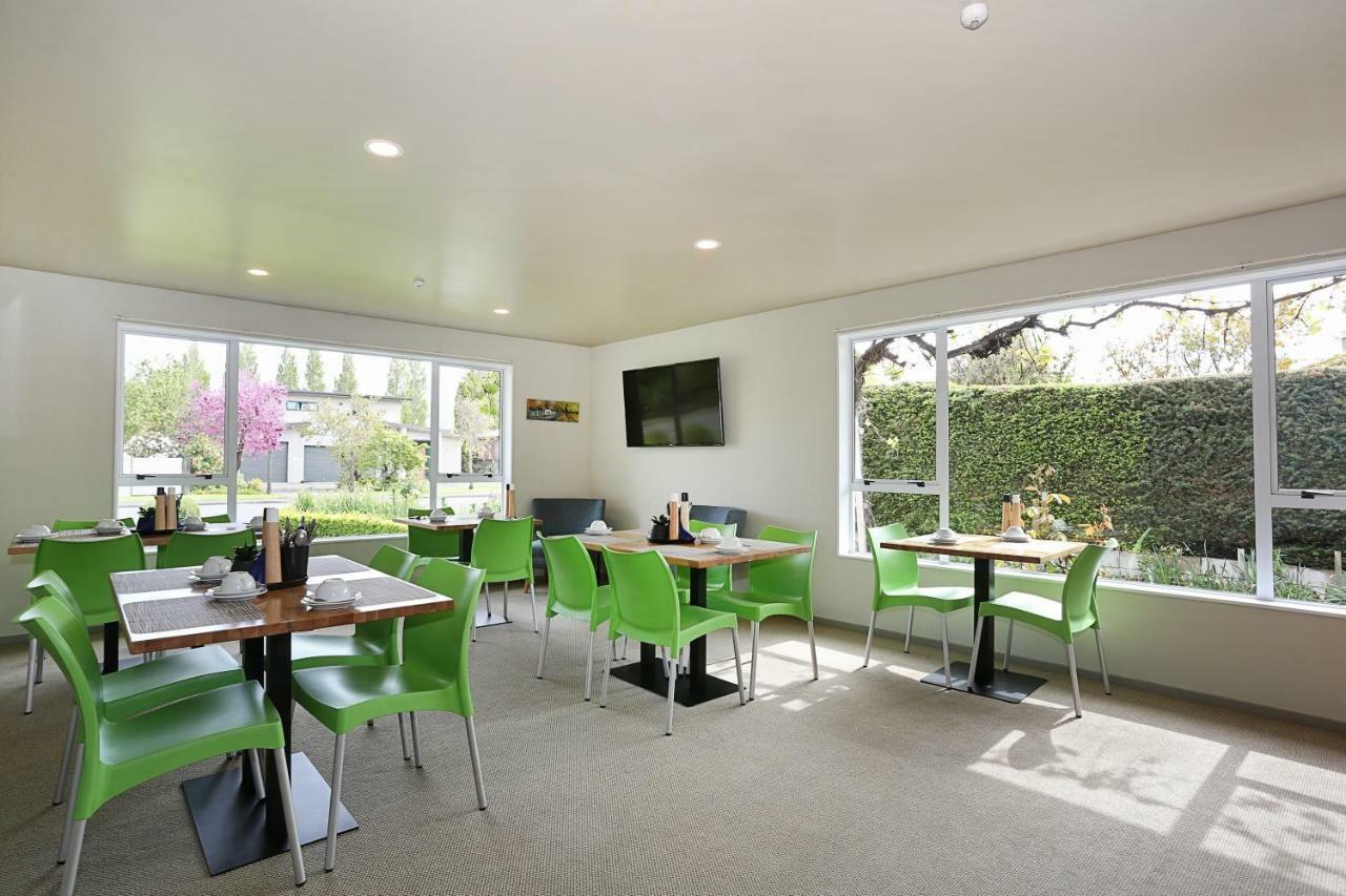 Shakespeare House Bed & Breakfast Te Anau Exterior photo